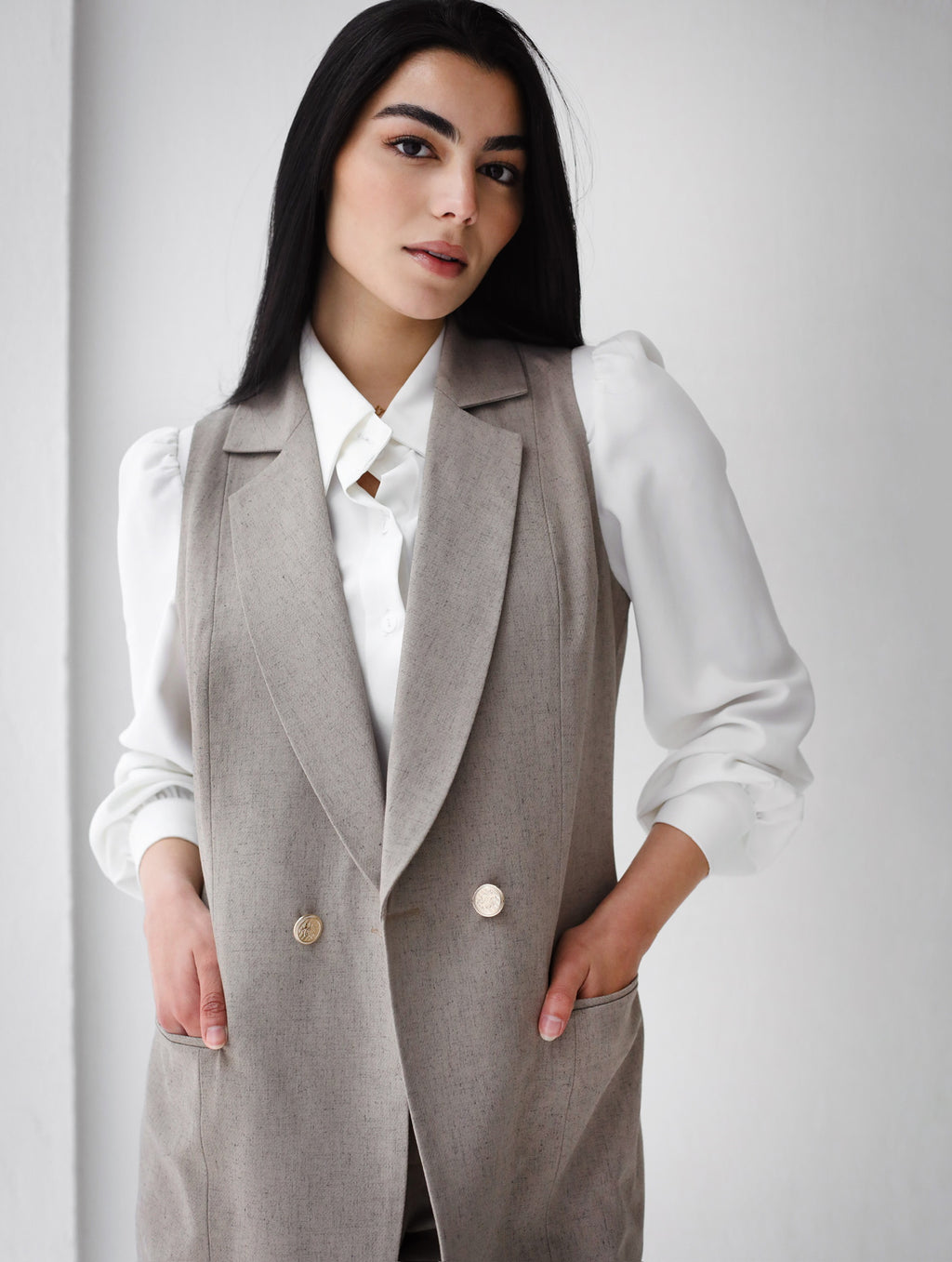 Elite Cafe Sleeveless suit