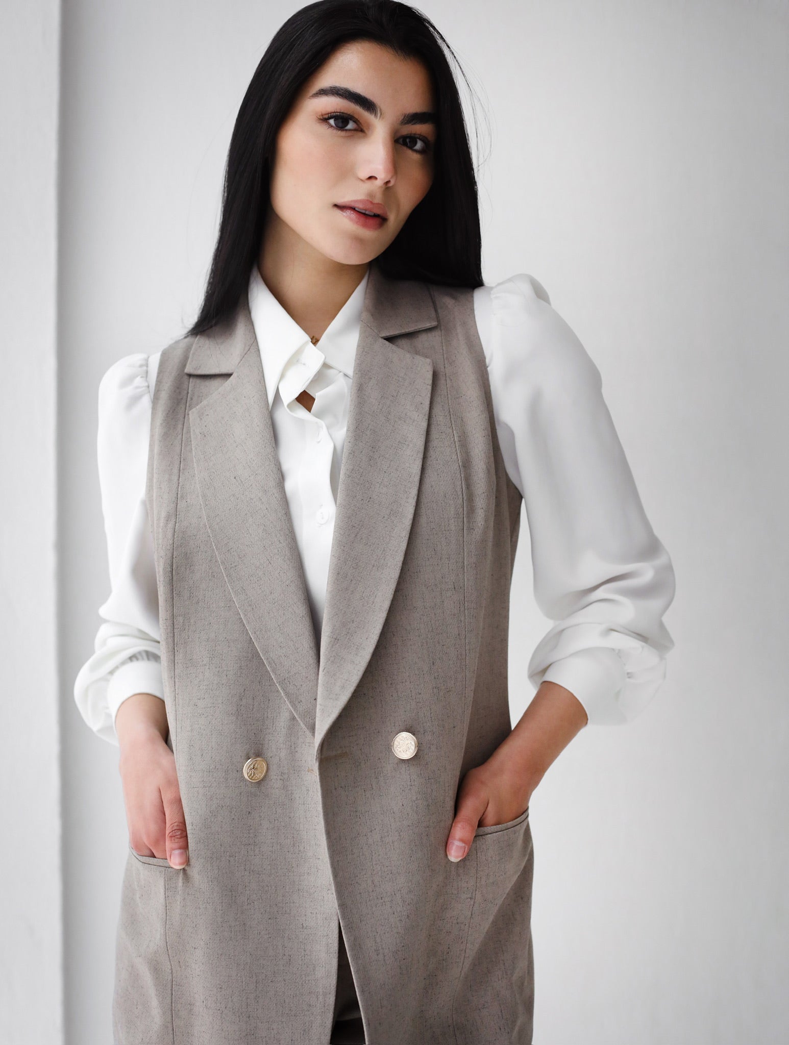 Elite Cafe Sleeveless suit