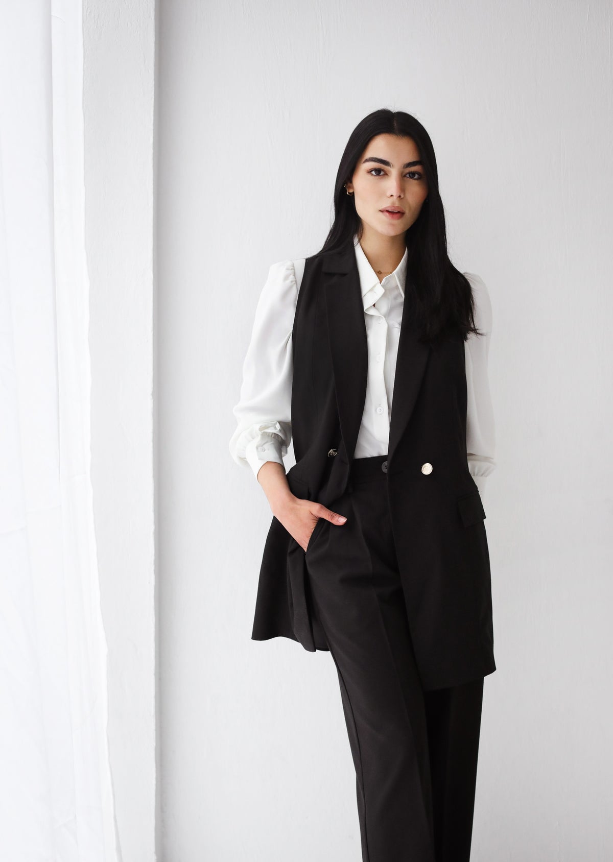 Elite Black Sleeveless Suit