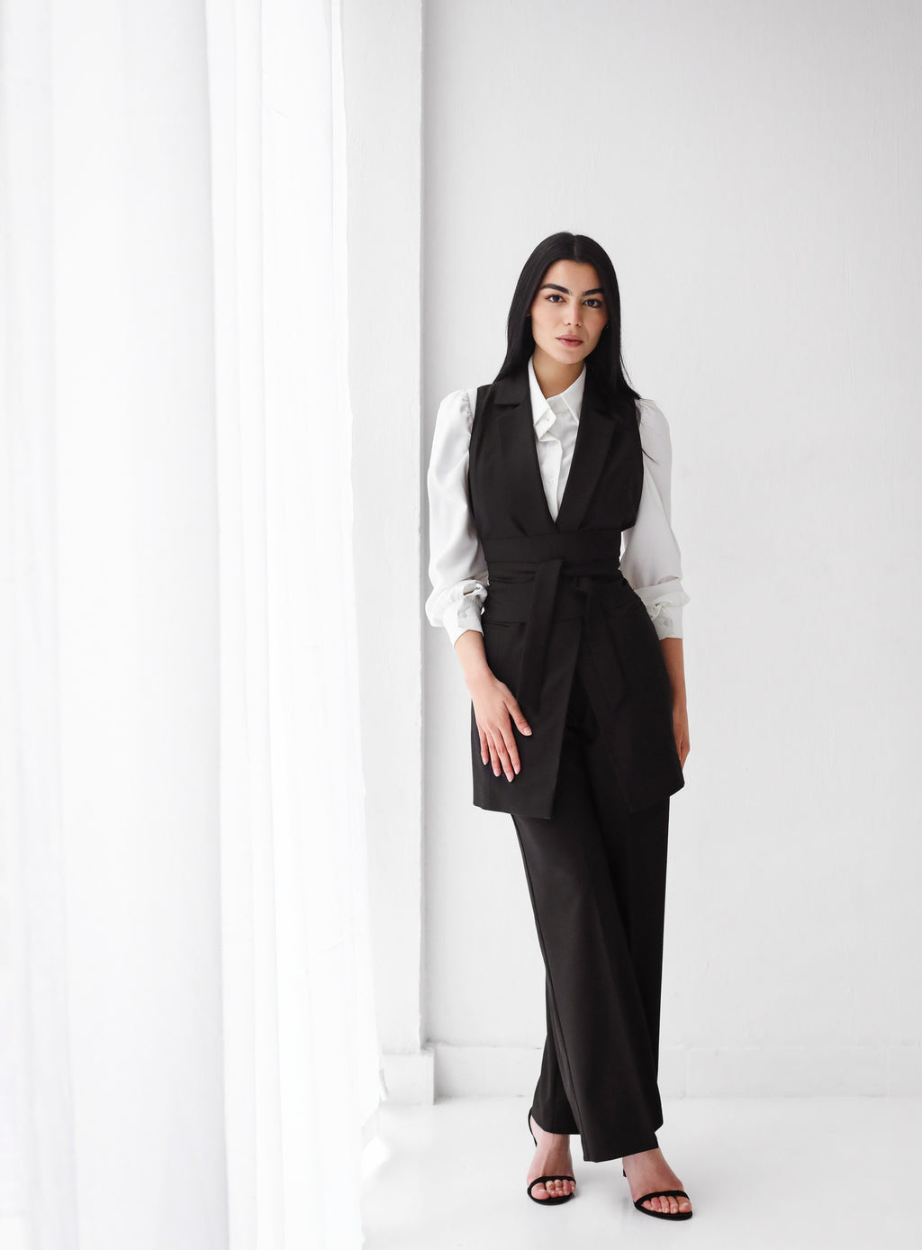 Elite Black Sleeveless Suit