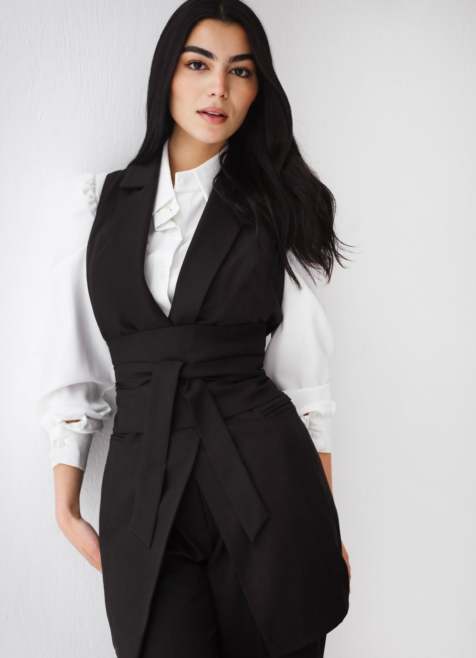 Elite Black Sleeveless Suit